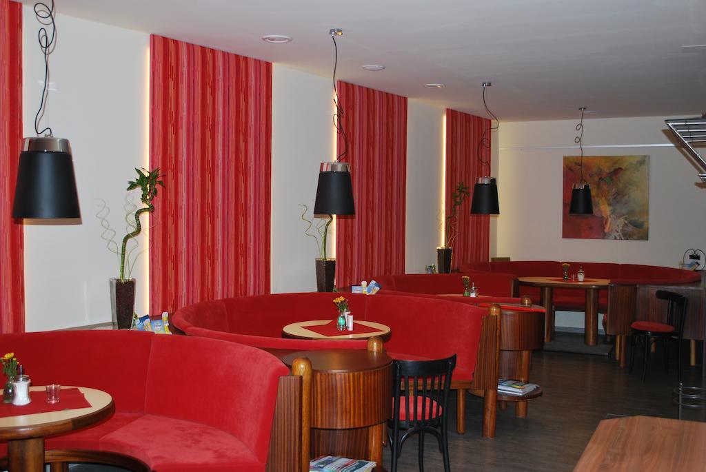 Hotel Restaurant Lauriacum Enns Exterior photo